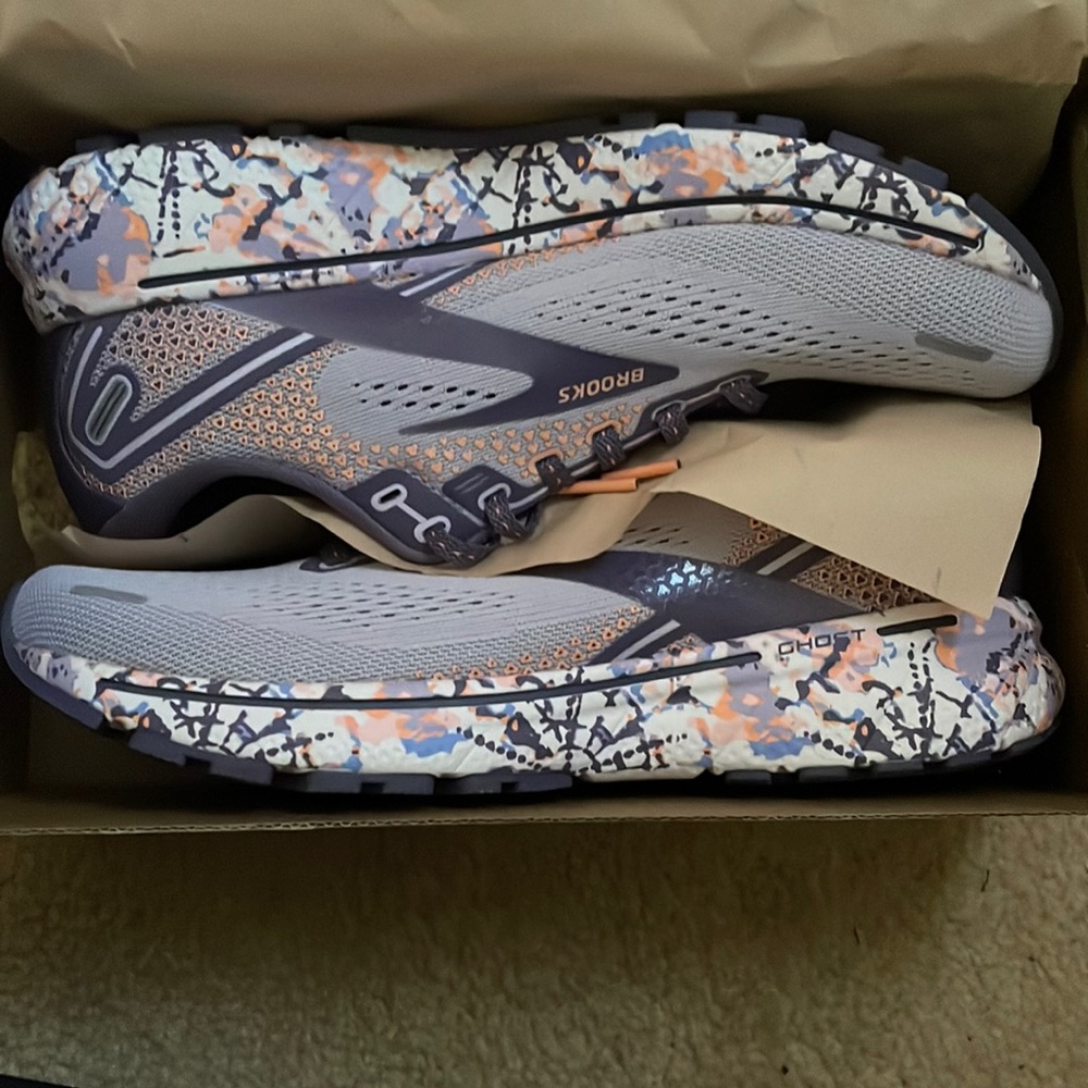 New in the box Brooks ghost 14